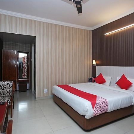 Oyo 8714 Hotel Amar Масурі Екстер'єр фото